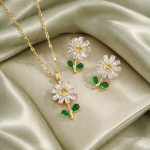Daisy Green Floral Crystal Necklace&Earrings Set